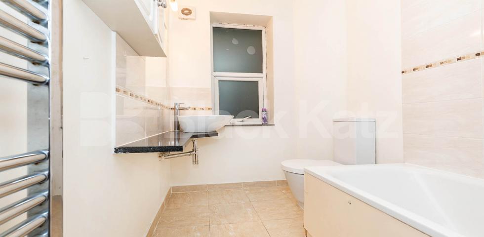 			3 Bedroom, 1 bath, 1 reception House			 Seymour Road, Harringay 